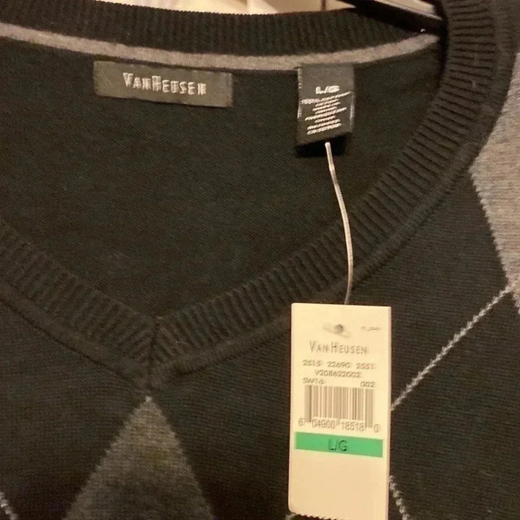 Van Heusen  VNeck Sweater Size Large NWT - Picture 2 of 6